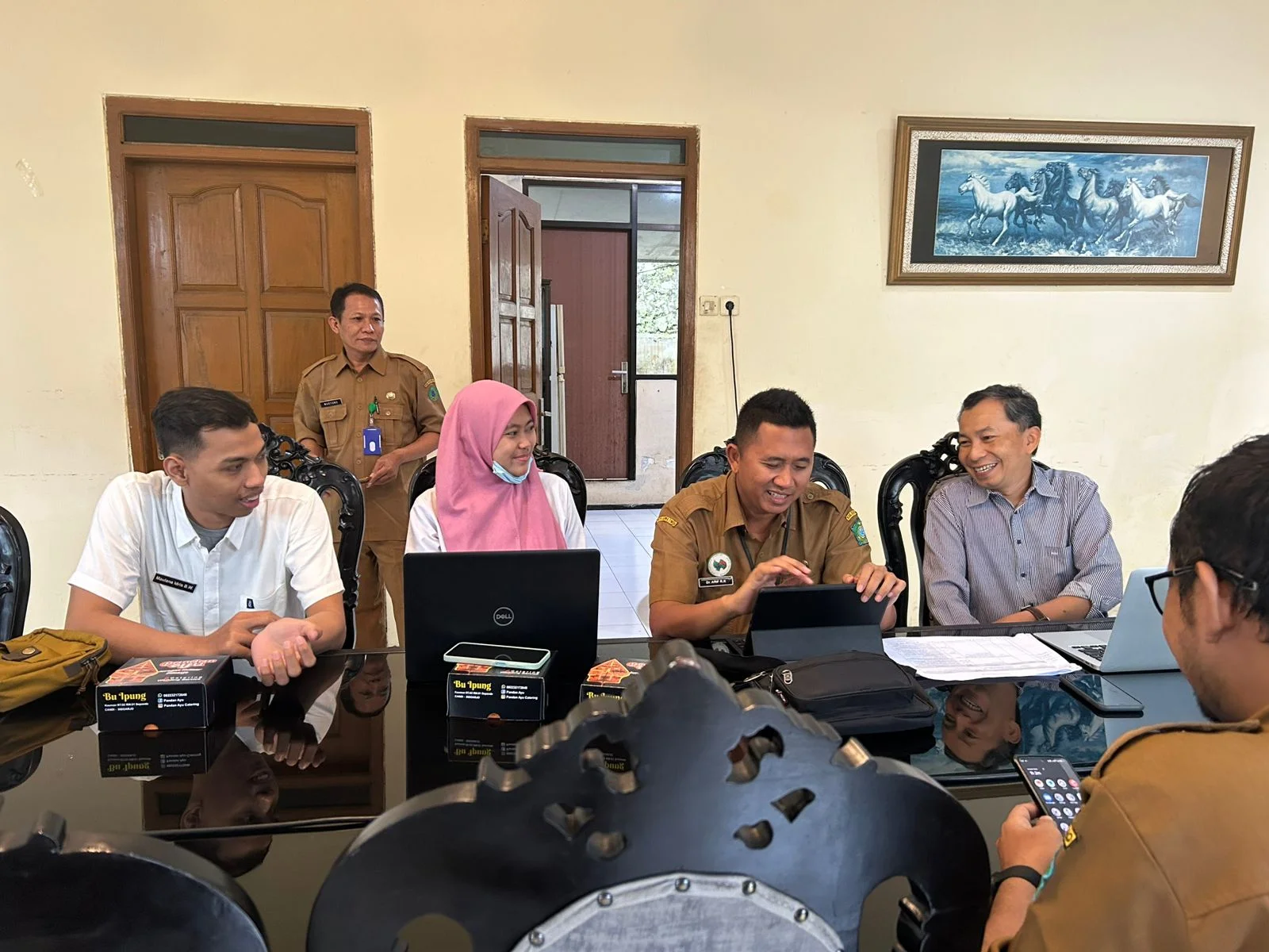 Konsultasi dan Bimbingan Inovasi dengan Tenaga Ahli Bappeda dan Tim Bappeda.webp